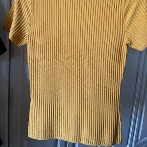 Pullover ribbed sweater